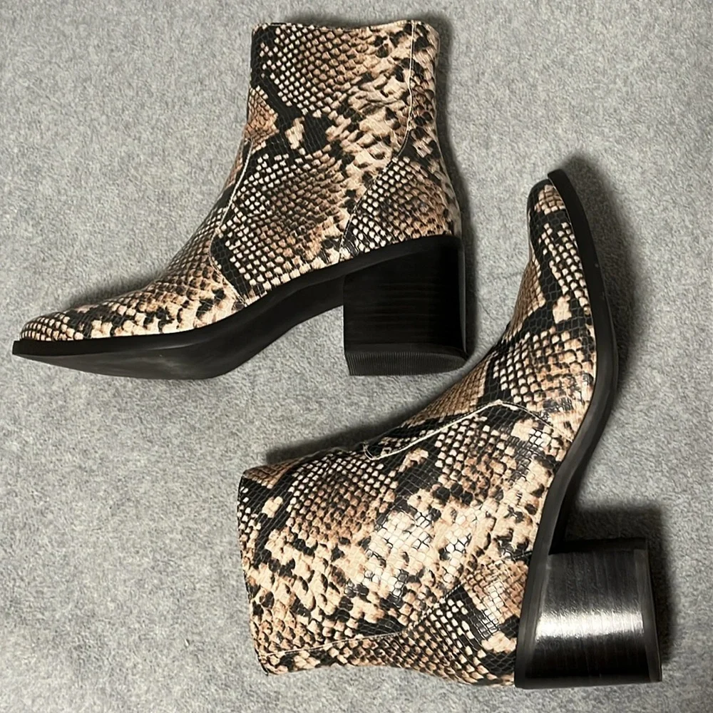 Treasure & Bond Snakeskin Ankle Boots Booties Size 9 Whimsigoth Pointed Toe